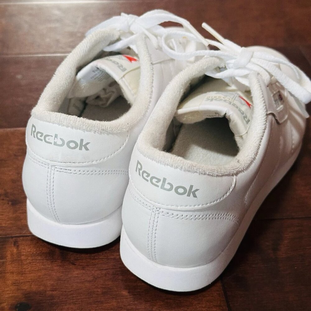 Reebok Women's White Reebok Shoes Size 8.5 - Classic Look - Picture 3 of 7